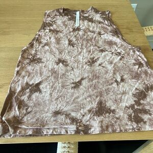 Lululemon sleeveless workout shirt